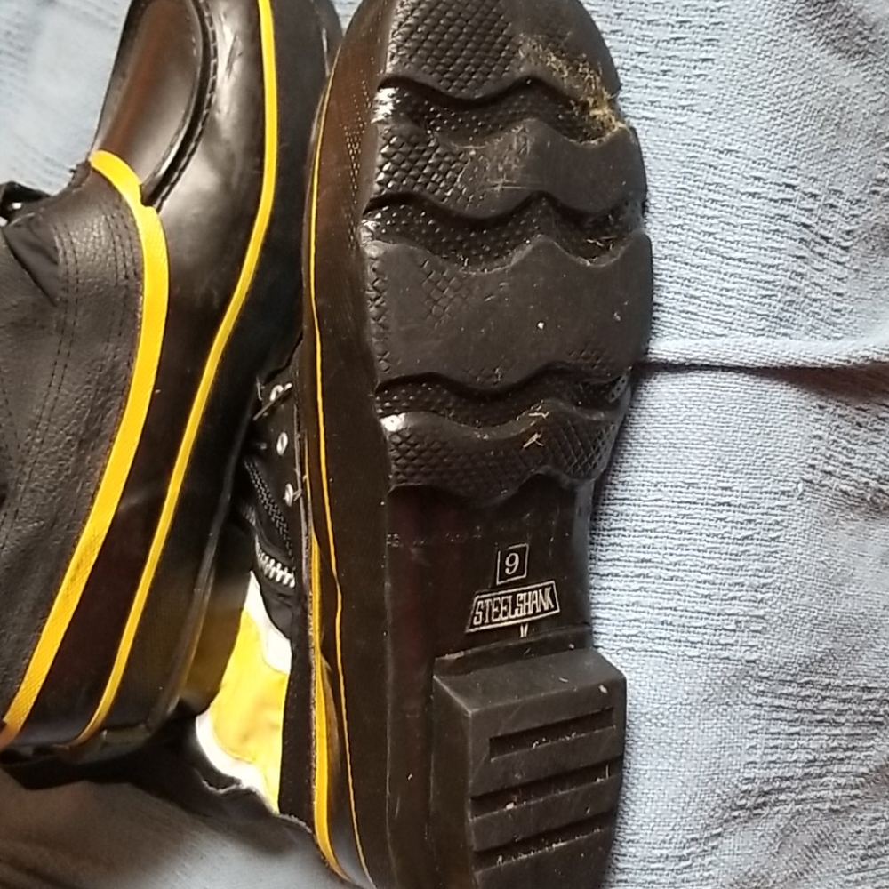 Boots for snow - Picture 2 of 2